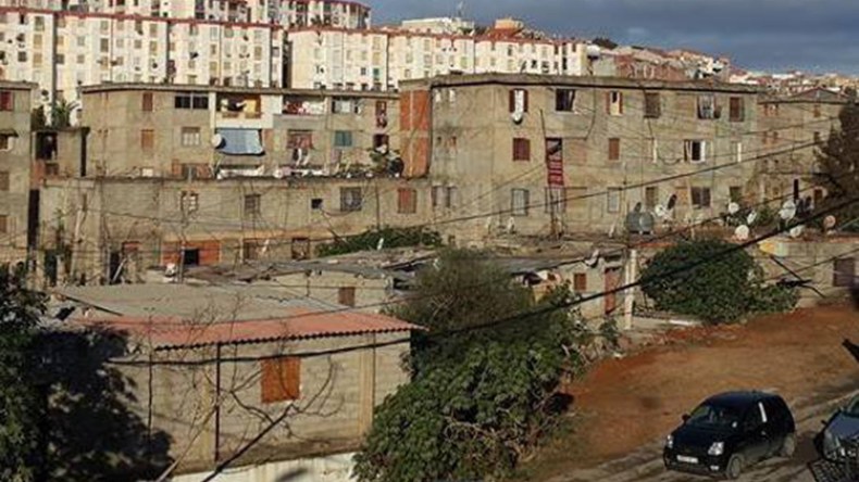 حي 450 مسكن كناب – بلدية بئر خادم مهددة بالإنهيار بسبب فوضى البناء