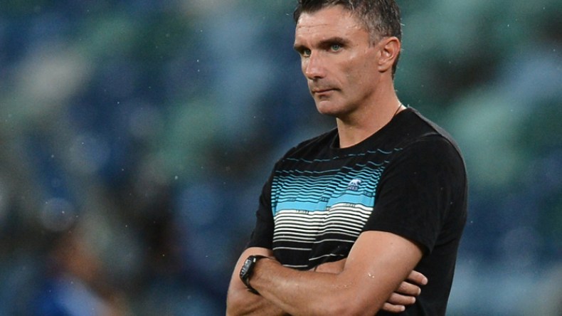 المصريون “متخوفون” من الدفاع.. وكارتيرون يقرر اصطحاب طباخ إلى الجزائر 