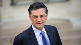 وفاة وزير فرنسي سابق إثر إصابته بكورونا