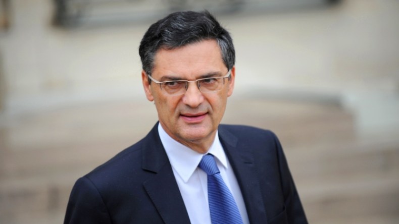 وفاة وزير فرنسي سابق إثر إصابته بكورونا