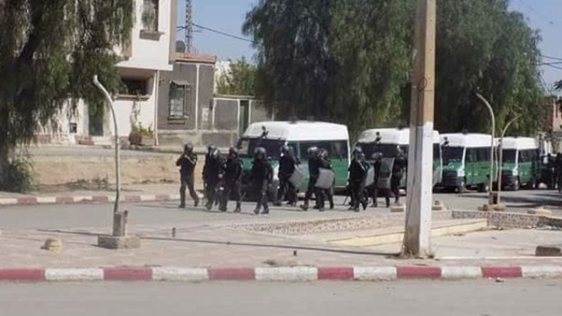 مقصون من السكن يعتدون على منتخبين بباتنة