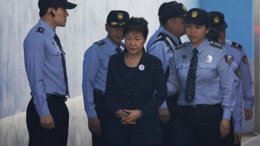 Corée du Sud: l’ex-présidente Park Geun-hye condamnée à 24 ans de prison