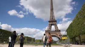 فرنسيتان محجبتان من أصل جزائري تتعرضان للطعن بباريس