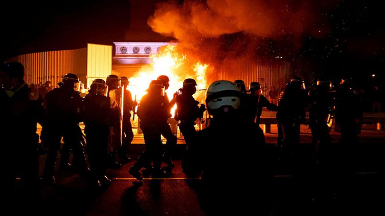 فرنسا.. توجيه التهم لعناصر شرطة في قضية ضرب موسيقي أسود