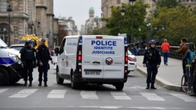 مقتل أربعة عناصر شرطة طعناً في باريس