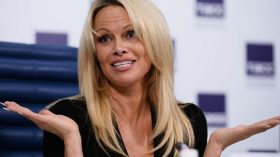 باميلا أندرسون تتزوج من حارسها الشخصي!