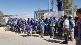 عمال مفصولون من الشركة الوطنية للأشغال البترولية الكُبرى يستغيثون