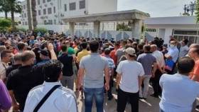 تجار يغلقون طريقا وطنيا بعد تشميع محلاتهم ببجاية