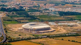 أندية “محترفة” دون ملاعب.. ومشكل الاعتماد يعود إلى الواجهة في الموسم الجديد