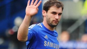 برشلونة يستهدف مدافع تشيلسي السابق في جانفي