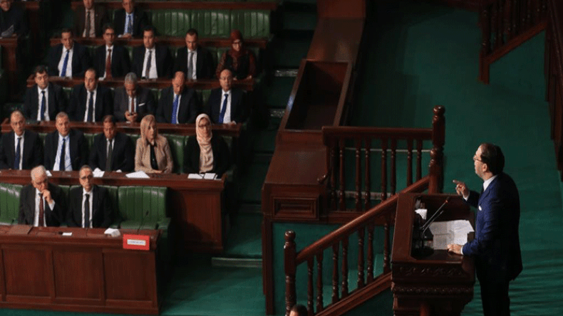 برلمان تونس يمنح الثقة لوزراء جدد بحكومة الشاهد