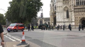 جرحى في اصطدام سيارة بمدخل البرلمان البريطاني