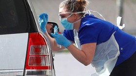 جونسون يحذر البريطانيين: الأزمة ستتفاقم قبل أن تتحسن