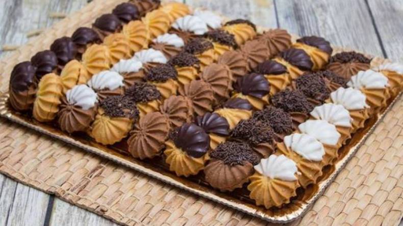 بسكويت Petit four