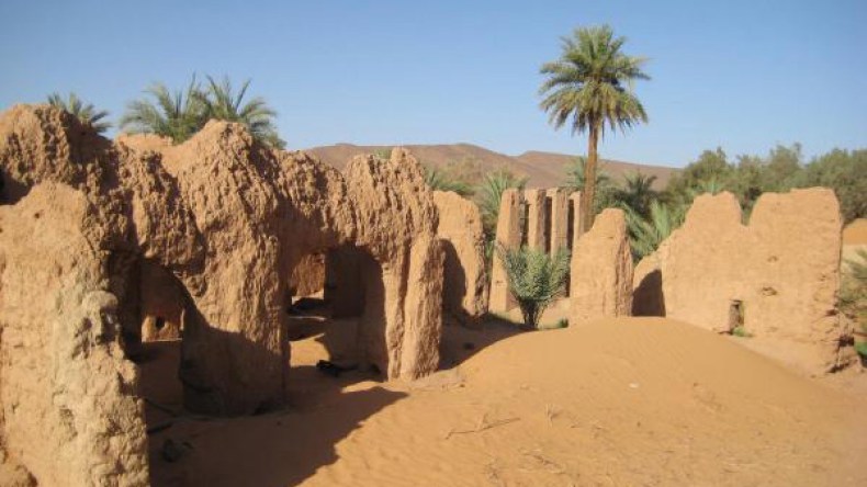 معالم قبور “الرجال السبعة”.. قيمة تاريخية تنتحر ببطء في بشار