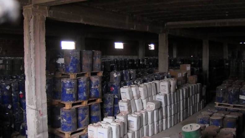 أطنان من المواد الكيميائية السامة مهملة منذ عقود ببشار