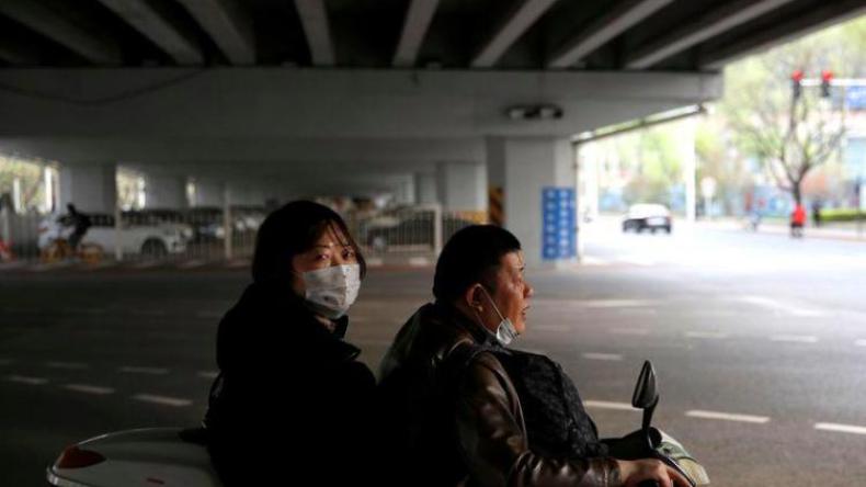 هل الرجال أكثر عرضة للإصابة بكوفيد-19؟