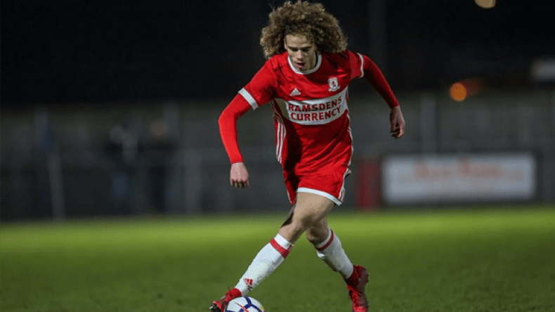 نجم ميدلزبره الإنجليزي بلال براهيمي قريب من الخضر