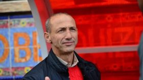 دزيري بلال محللا لكأس العالم في قناة الكأس القطرية