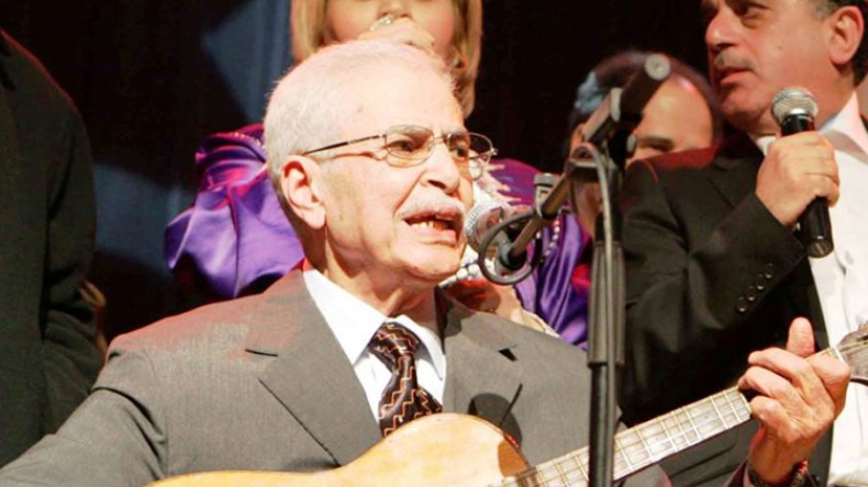 من طفل صغير يغير الأسطوانات في المقهى إلى مجدد في الأغنية الوهرانية