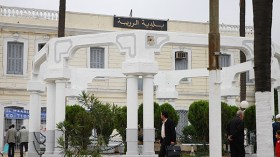 سكان حي 100 مسكن بالرويبة يعانون من انسداد البالوعات