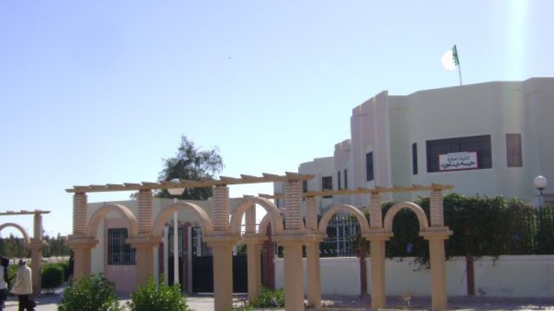 الإنسداد سيد الموقف وبلدية سيدي خليل على فوهة بركان بالوادي