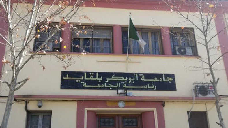 طلبة الطب بتلمسان ينتفضون ضدّ التعسف ويحلمون بالتغيير