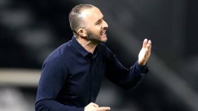 بلماضي يُلامس جائزة أفضل مدرب في قطر