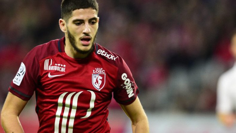 بن زية يُهدي قميصه لِأنصار ليل تجنّبا للشغب