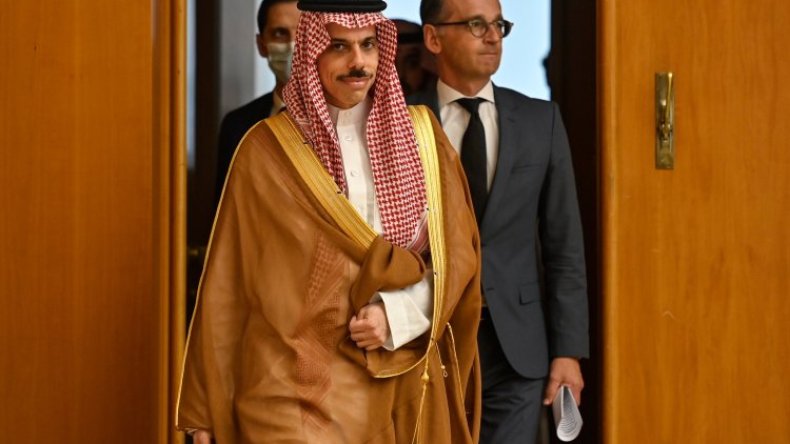 أول تعليق من السعودية على تطبيع الإمارات