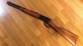 حجز بندقية صيد ومسدس آلي لدى تاجر أغنام بسوق أهراس