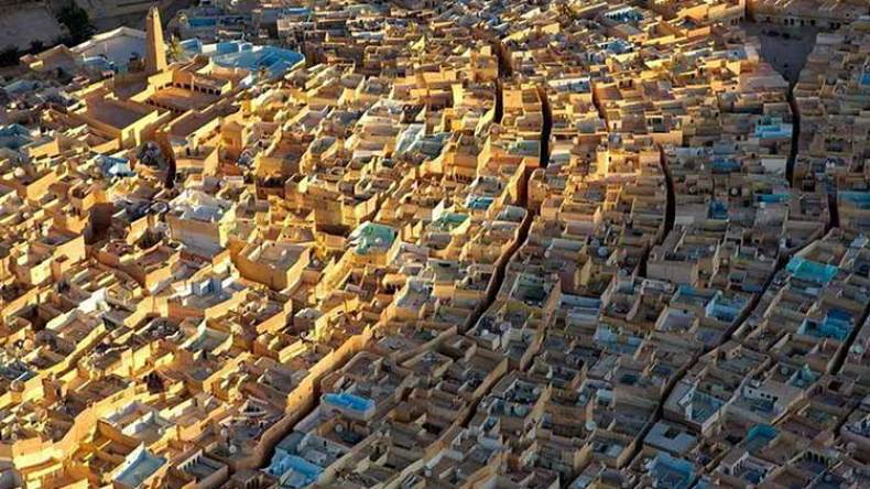 بني يزقن.. جوهرة تغري السياح بمنطقة ميزاب