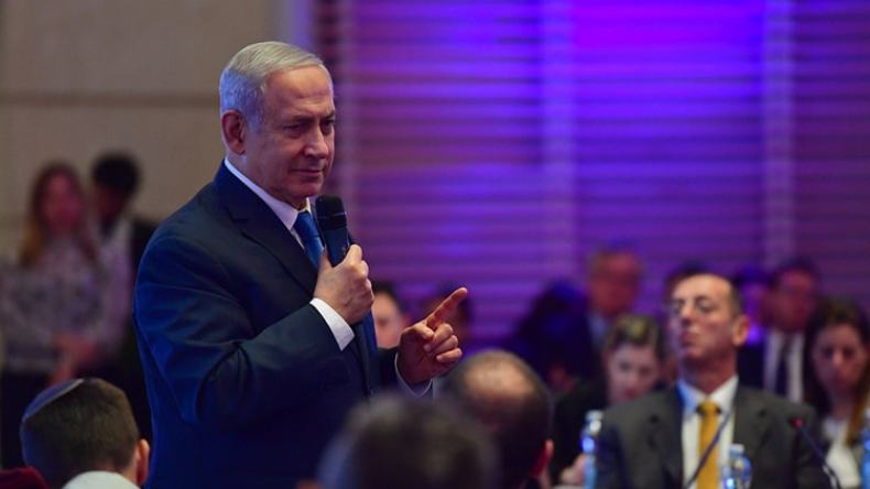 عملية تطبيع تجري مع العرب