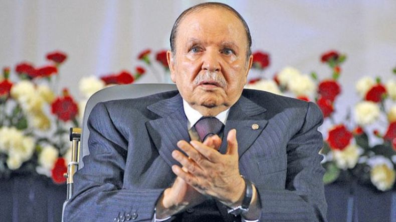 بوتفليقة يشيد بإنجازات العشريتين الأخيرتين