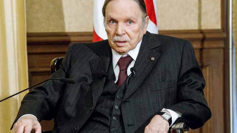 “البوتفليقيون” يورّطون الرئيس المستقيل!