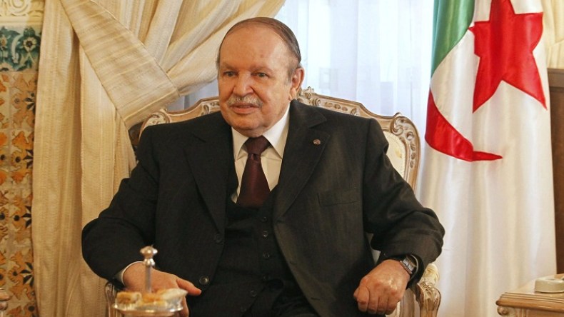 تكريم 29 شخصية جزائرية وأجنبية بأوسمة استحقاق