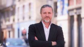 لاعب فرنسي سابق يشتم مسؤولي بلده ويترحّم على زمن “هتلر”