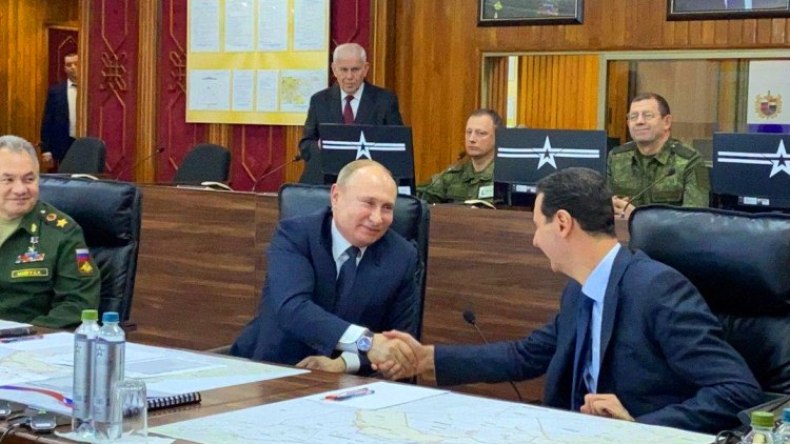 بوتين يلتقي الأسد في زيارة مفاجئة لسوريا