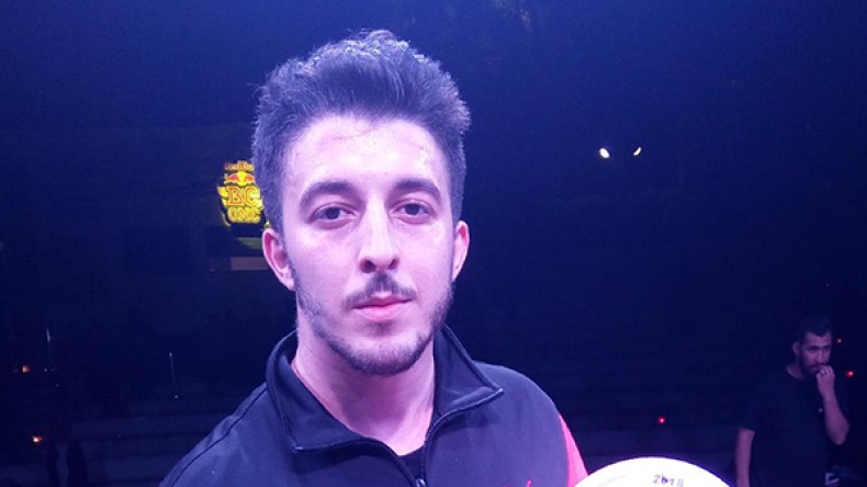 بوجماعي عمر يمثل الجزائر في سويسرا