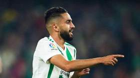 بيتيس اشبيلية يرفض انتقال رياض بودبوز لنادي نيس