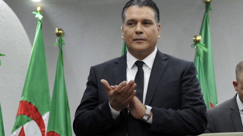 عقد المؤتمر الاستثنائي للأفلان بعد الرئاسيات