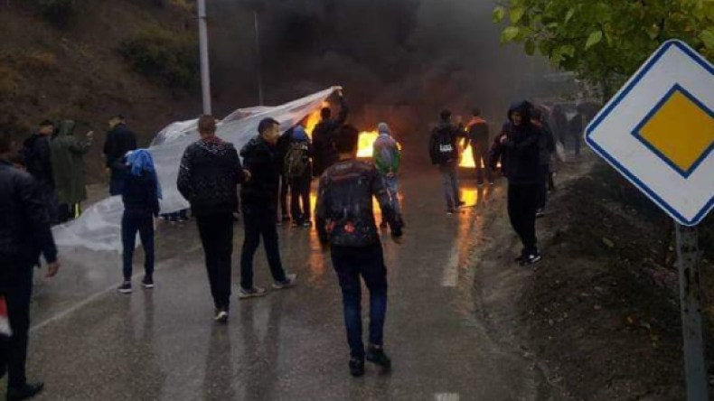 المريض والحامل مخيران بين هجر البلدية أو الموت على الطريق