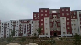 المستفيدون من سكنات “عدل” بموقعي بوينان يستنجدون بالمدير العام للوكالة