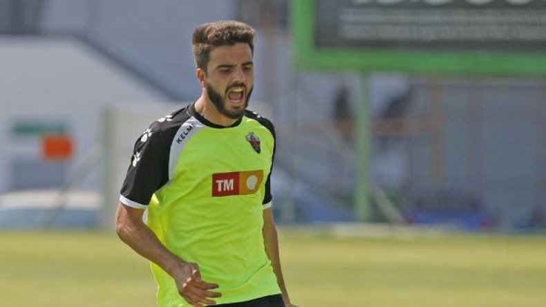 سقط من الطابق الرابع للفندق فتأجّلت المباراة