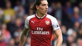 لاعب أرسنال يسخر من خسارة توتنهام أوروبيا