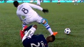 تايدر ينال أول بطاقة حمراء في كندا