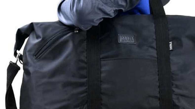 تجارة “الشنطة” تكتسح قاعات الدراسة ومكاتب الإدارة بالجامعات!