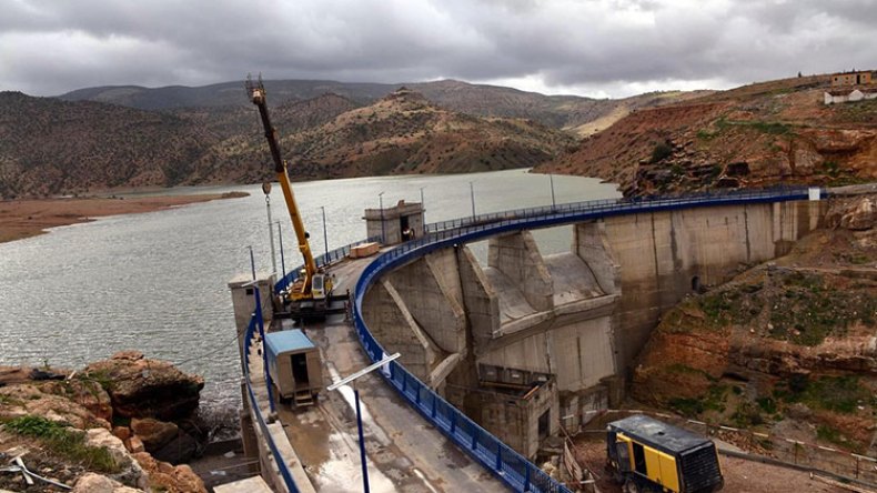 توقيف رجل أعمال متهم بالتورط في الفساد مع سلّال وكونيناف