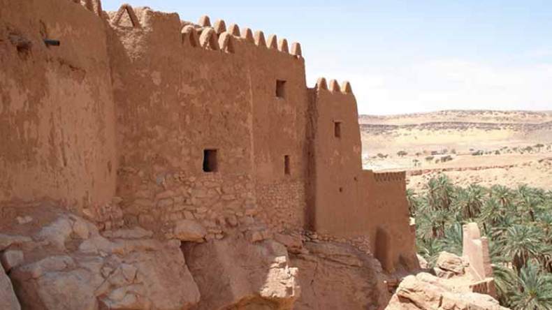 إجماع على استغلال مواد البناء المحلية للمحافظة على العمران في الجنوب