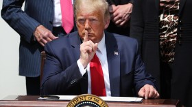 ترامب لمسؤولي منصة تويتر: هل حركة طالبان أفضل مني؟